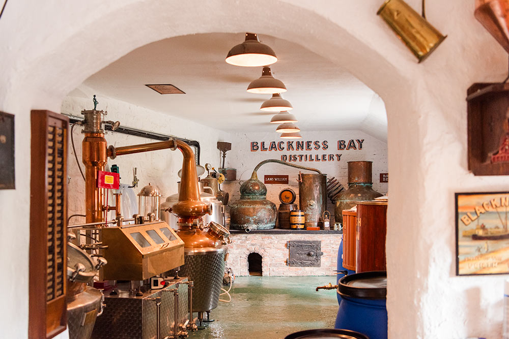 visit whisky and rum distillery near Edinburgh
